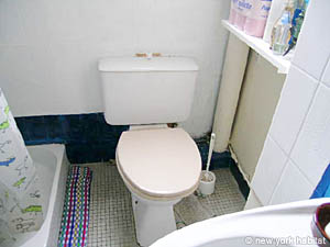 Paris T2 logements location appartements - salle d'eau (PA-3123) photo 2 de 4