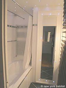 Paris 2 Bedroom accommodation - bathroom 1 (PA-3142) photo 4 of 5