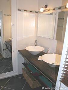 Paris 2 Bedroom accommodation - bathroom 1 (PA-3142) photo 1 of 5