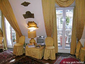 Paris Studio accommodation - living room (PA-3143) photo 5 of 11