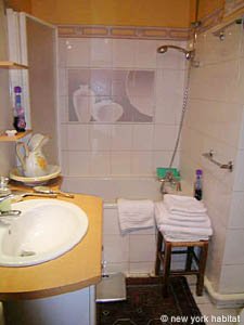 Paris Studio accommodation - bathroom (PA-3143) photo 1 of 3
