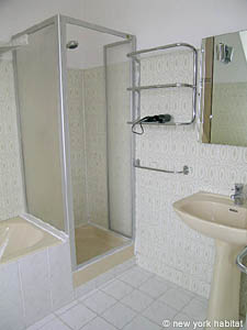 Paris T4 logements location appartements - salle d'eau 1 (PA-3149) photo 1 de 5