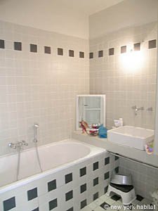 Paris T4 appartements location vacances - salle d'eau 1 (PA-3153) photo 1 de 3