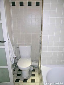 Paris T4 appartements location vacances - salle d'eau 1 (PA-3153) photo 2 de 3
