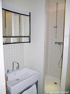 Paris T4 appartements location vacances - salle d'eau 2 (PA-3153) photo 1 de 4