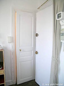 Paris Studio apartment - bathroom (PA-3161) photo 1 of 4