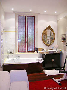 Paris T4 appartements location vacances - salle d'eau 1 (PA-3172) photo 1 de 4