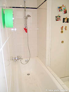 Paris T4 appartements location vacances - salle d'eau 2 (PA-3172) photo 3 de 4
