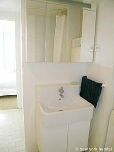 Paris T3 appartement location vacances - salle de bain 1 (PA-3176) photo 2 sur 4