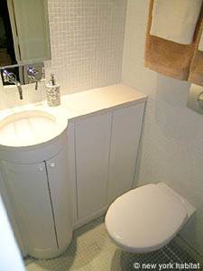Paris Studio T1 appartement location vacances - salle de bain (PA-3177) photo 3 sur 3