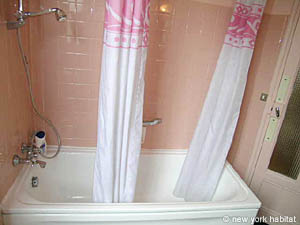 Paris Alcove Studio accommodation - bathroom (PA-3180) photo 3 of 4