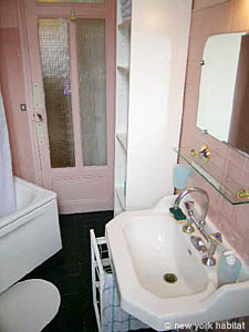 Paris Alcove Studio accommodation - bathroom (PA-3180) photo 4 of 4