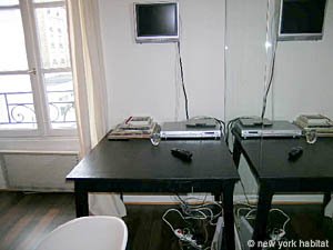 Paris Studio accommodation - living room (PA-3188) photo 7 of 9