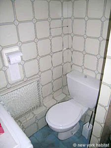 Paris Studio accommodation - bathroom (PA-3188) photo 3 of 4