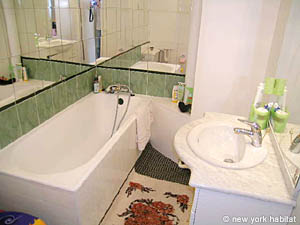 Paris Studio/T1 appartements location vacances - salle d'eau (PA-3194) photo 1 de 3