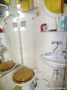Paris Studio T1 logement location appartement - salle d'eau (PA-3197) photo 1 sur 3