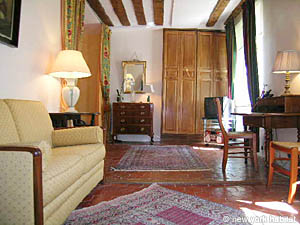 Paris Studio accommodation - living room (PA-3201) photo 2 of 11