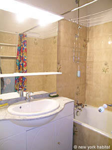 Paris T2 logements location appartements - salle d'eau 1 (PA-3204) photo 1 de 3