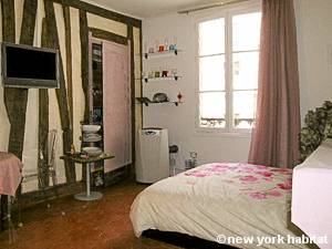Paris Studio T1 appartement location vacances - s&eacute;jour (PA-3217) photo 3 sur 6