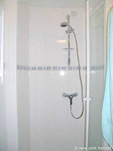 Paris Alcove Studio accommodation - bathroom 1 (PA-3220) photo 2 of 2
