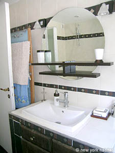 Paris 1 Bedroom apartment - bathroom 1 (PA-3224) photo 3 of 5