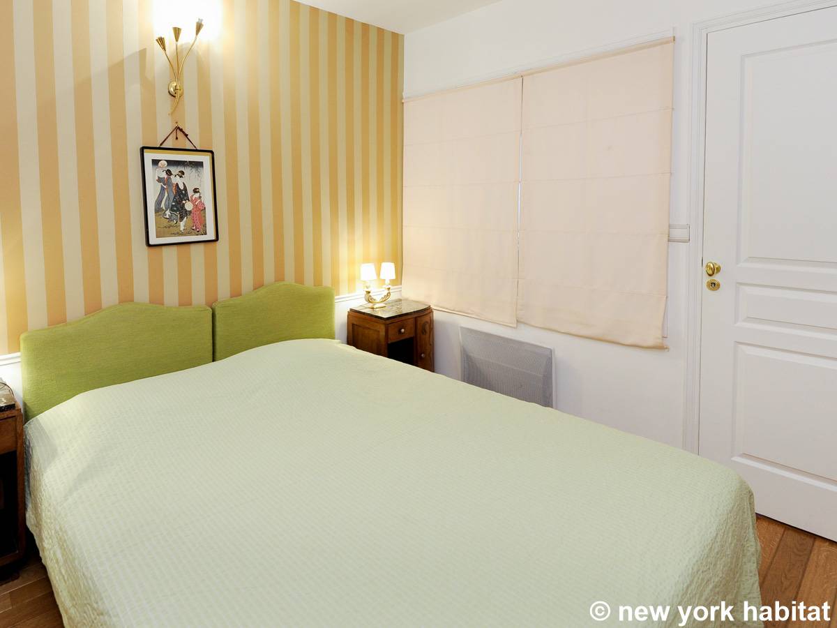 Paris 2 Bedroom accommodation - bathroom 1 (PA-3233) photo 2 of 4