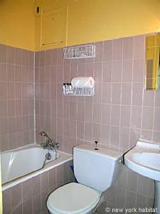 Paris Studio/T1 appartements location vacances - salle d'eau (PA-3245) photo 1 de 2