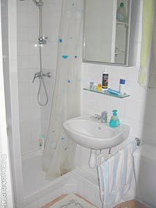 Paris Studio/T1 appartements location vacances - salle d'eau (PA-3257) photo 3 de 5