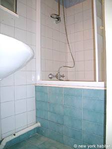Paris 1 Bedroom apartment - bathroom 1 (PA-3279) photo 2 of 4