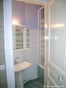 Paris 1 Bedroom apartment - bathroom 1 (PA-3279) photo 1 of 4