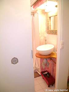Paris T2 appartements location vacances - salle d'eau (PA-3280) photo 1 de 5