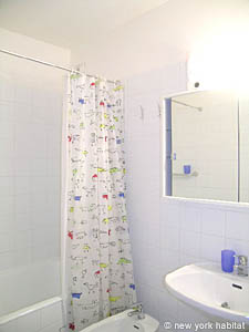 Paris 2 Bedroom apartment - bathroom 1 (PA-3308) photo 1 of 2