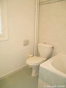 Paris 4 Bedroom apartment - bathroom 1 (PA-3320) photo 4 of 4
