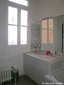 Paris 4 Bedroom apartment - bathroom 2 (PA-3320) photo 3 of 3