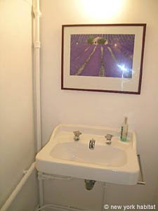 Paris 4 Bedroom apartment - bathroom 3 (PA-3320) photo 2 of 2