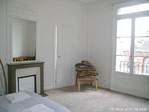 Paris 4 Bedroom apartment - bedroom 3 (PA-3320) photo 2 of 5