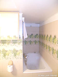Paris Studio/T1 appartements location vacances - salle d'eau (PA-3332) photo 2 de 3