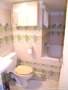 Paris Studio/T1 appartements location vacances - salle d'eau (PA-3332) photo 3 de 3