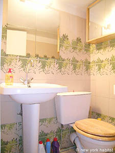 Paris Studio/T1 appartements location vacances - salle d'eau (PA-3332) photo 1 de 3