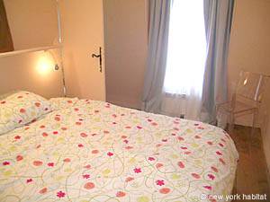 Paris 1 Bedroom accommodation - bedroom (PA-3345) photo 2 of 7