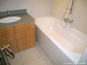 Paris 3 Bedroom accommodation - bathroom 1 (PA-3354) photo 2 of 5