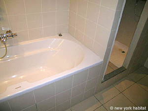 Paris 3 Bedroom accommodation - bathroom 1 (PA-3354) photo 4 of 5