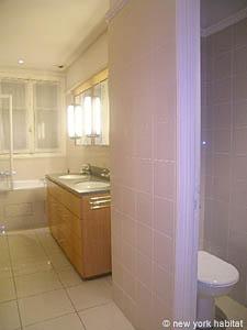 Paris 3 Bedroom accommodation - bathroom 2 (PA-3354) photo 2 of 6