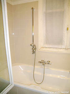 Paris 3 Bedroom accommodation - bathroom 2 (PA-3354) photo 5 of 6