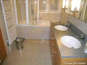 Paris 3 Bedroom accommodation - bathroom 2 (PA-3354) photo 3 of 6