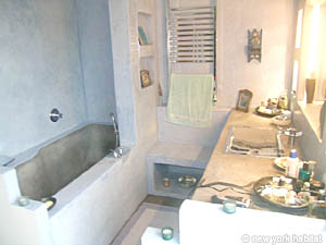 Paris 4 Zimmer wohnungsvermietung - badezimmer 1 (PA-3358) photo 3 von 4