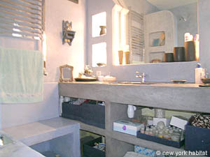 Paris 4 Zimmer wohnungsvermietung - badezimmer 1 (PA-3358) photo 2 von 4