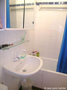 Paris Studio/T1 appartements location vacances - salle d'eau (PA-3367) photo 1 de 3