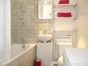 Paris Alcove Studio accommodation bathroom photo 19