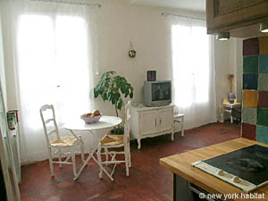 Paris Alcove Studio accommodation living room photo 24